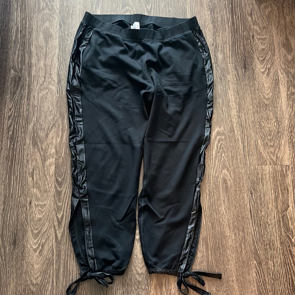 Fabletics Pants Size Large